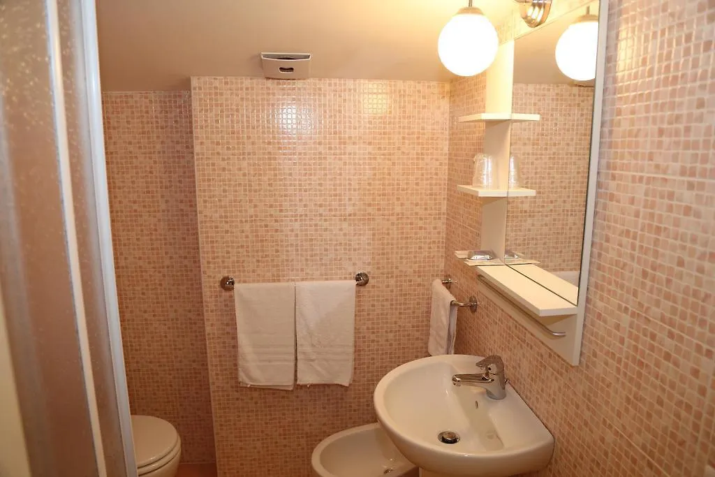 Via Mameli 5 Hotel Sanremo 2*,